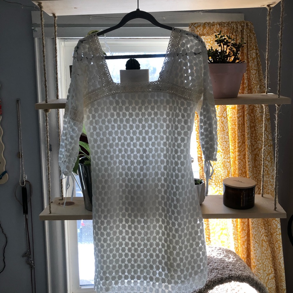 Gorgeous white crotchet-patterned tunic